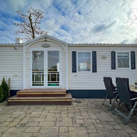 Knus En Modern Ingericht Chalet Met Gratis Wifi Villa Tzummarum Kültér fotó