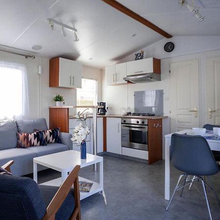 Knus En Modern Ingericht Chalet Met Gratis Wifi Villa Tzummarum Kültér fotó