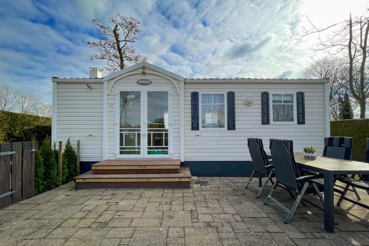 Knus En Modern Ingericht Chalet Met Gratis Wifi Villa Tzummarum Kültér fotó
