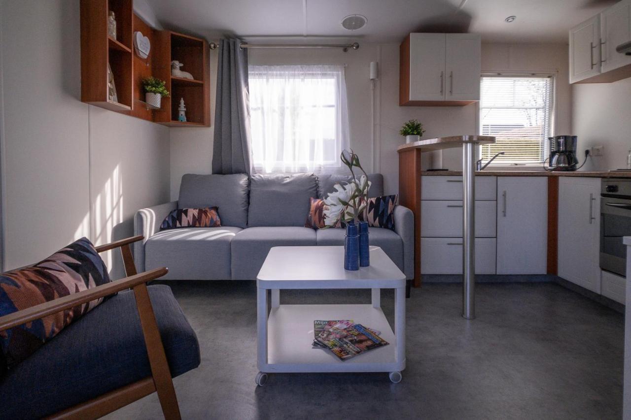Knus En Modern Ingericht Chalet Met Gratis Wifi Villa Tzummarum Kültér fotó