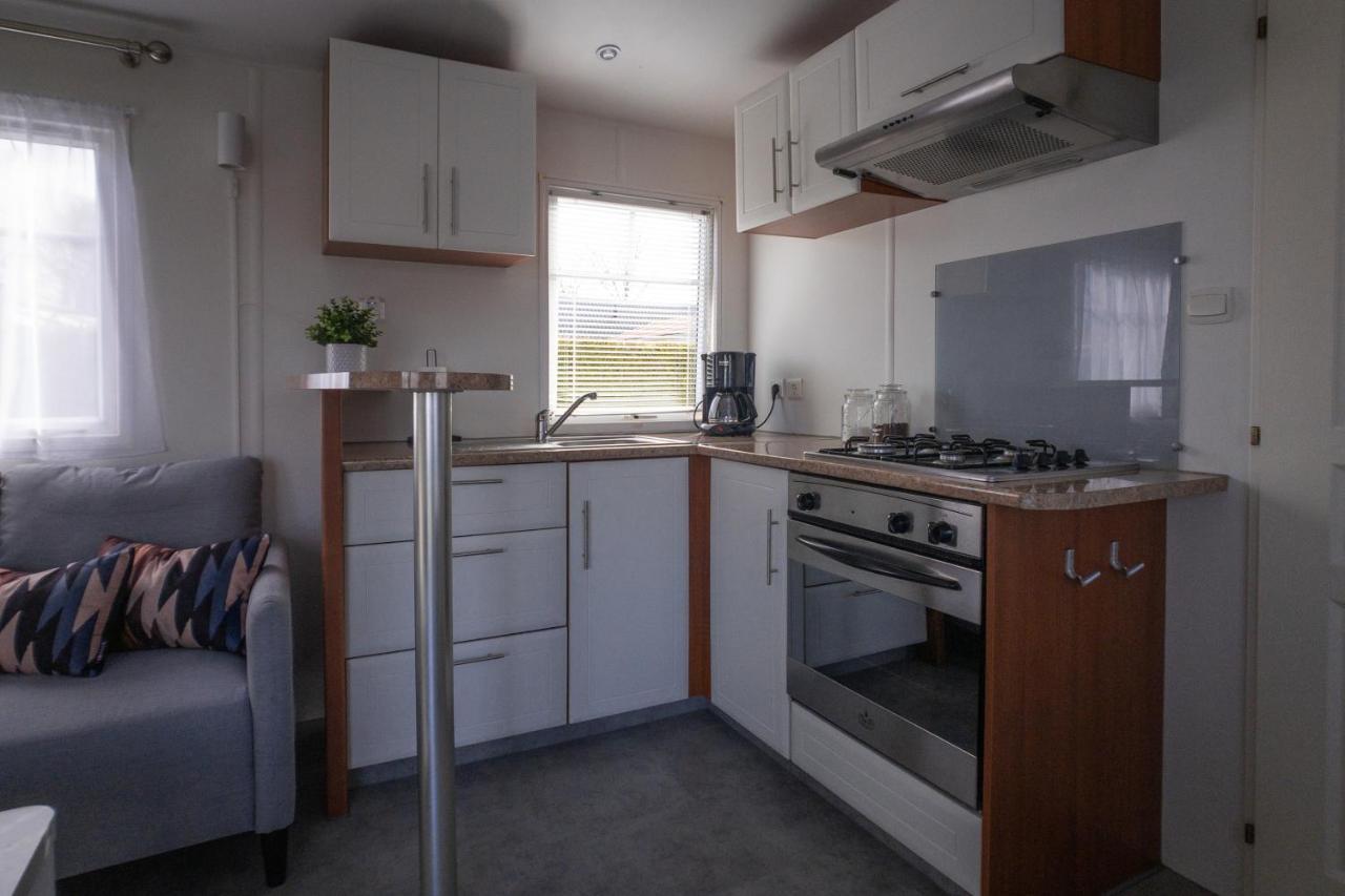 Knus En Modern Ingericht Chalet Met Gratis Wifi Villa Tzummarum Kültér fotó