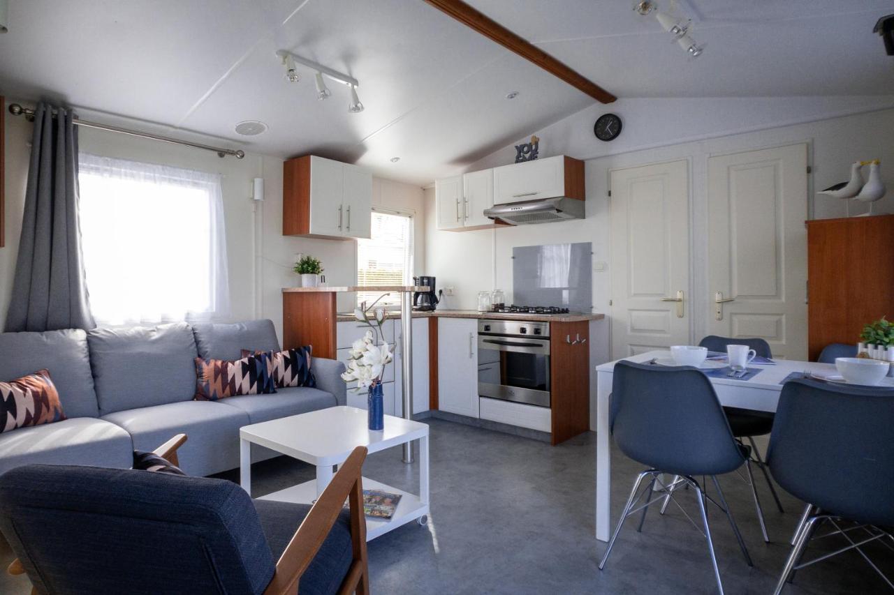 Knus En Modern Ingericht Chalet Met Gratis Wifi Villa Tzummarum Kültér fotó